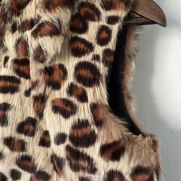 Vest - Picture 2 of 10